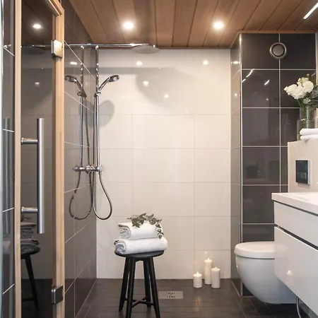 Upea Loftsuite, Jaervinaekymae, Wifi, Sauna & タンペレ