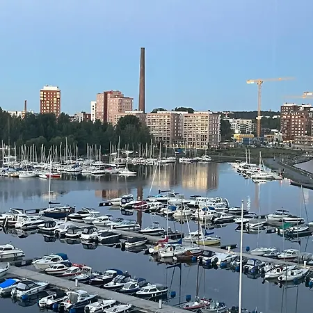 Upea Loftsuite, Jaervinaekymae, Wifi, Sauna & Appartement Tampere