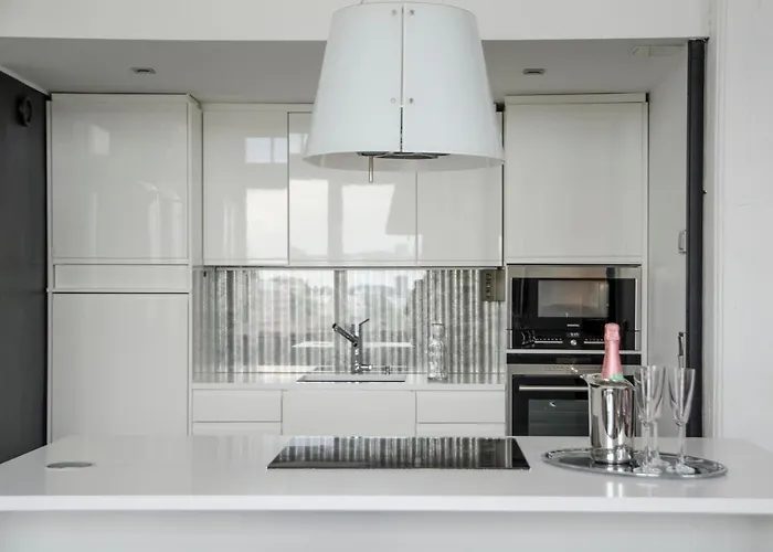 Apartament Upea Loftsuite, Jaervinaekymae, Wifi, Sauna &