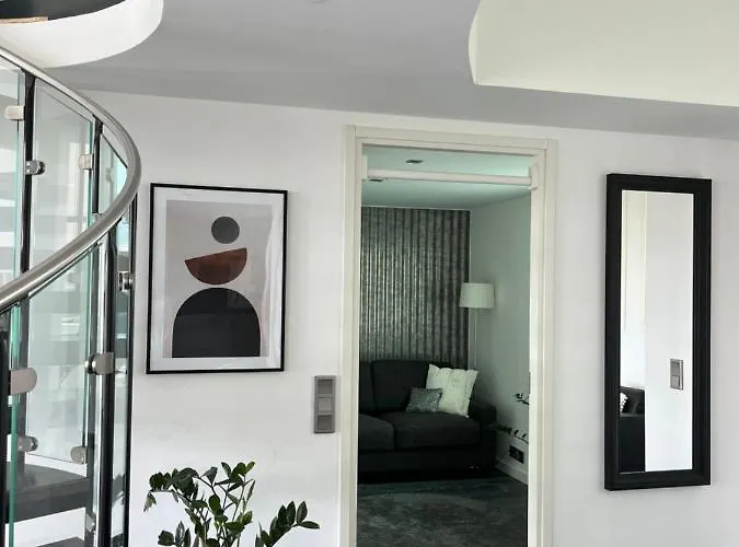 Upea Loftsuite, Jaervinaekymae, Wifi, Sauna & Apartament Tampere